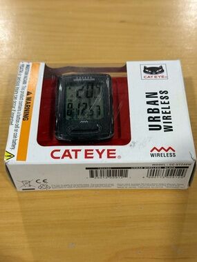 Cateye Urban Wireless Bicycle Speedometer Computer, CC-VT240W New ( damage box)